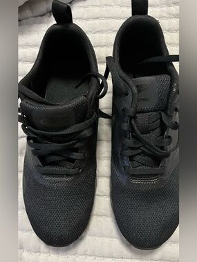 Nike Airmax Tavas Black Athletic Sneakers - Comfortable Everyday Running Shoes